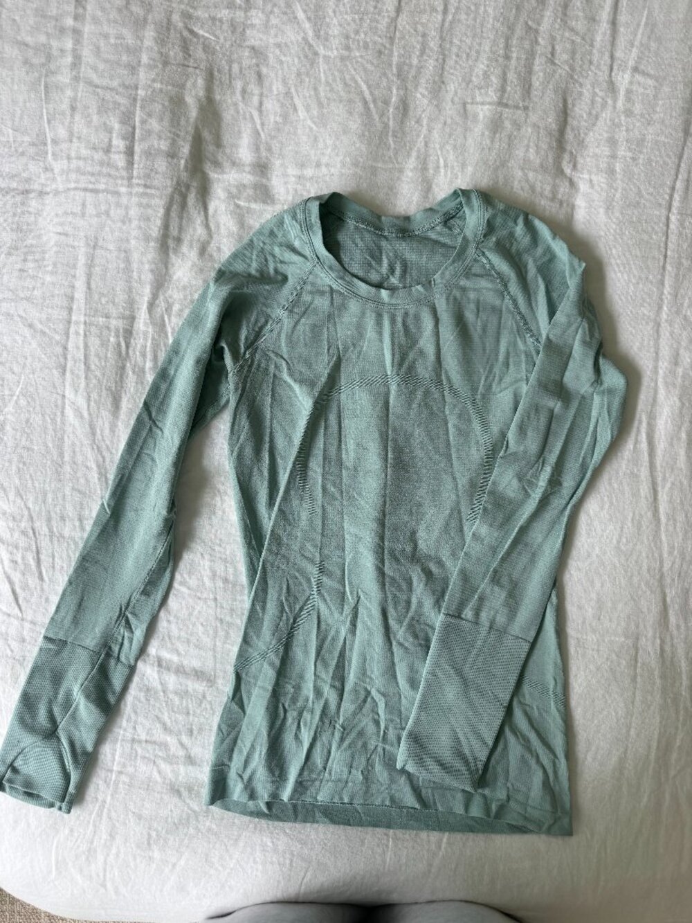 Lululemon Swiftly Tech Long-Sleeve Shirt 2.0 Waist Length